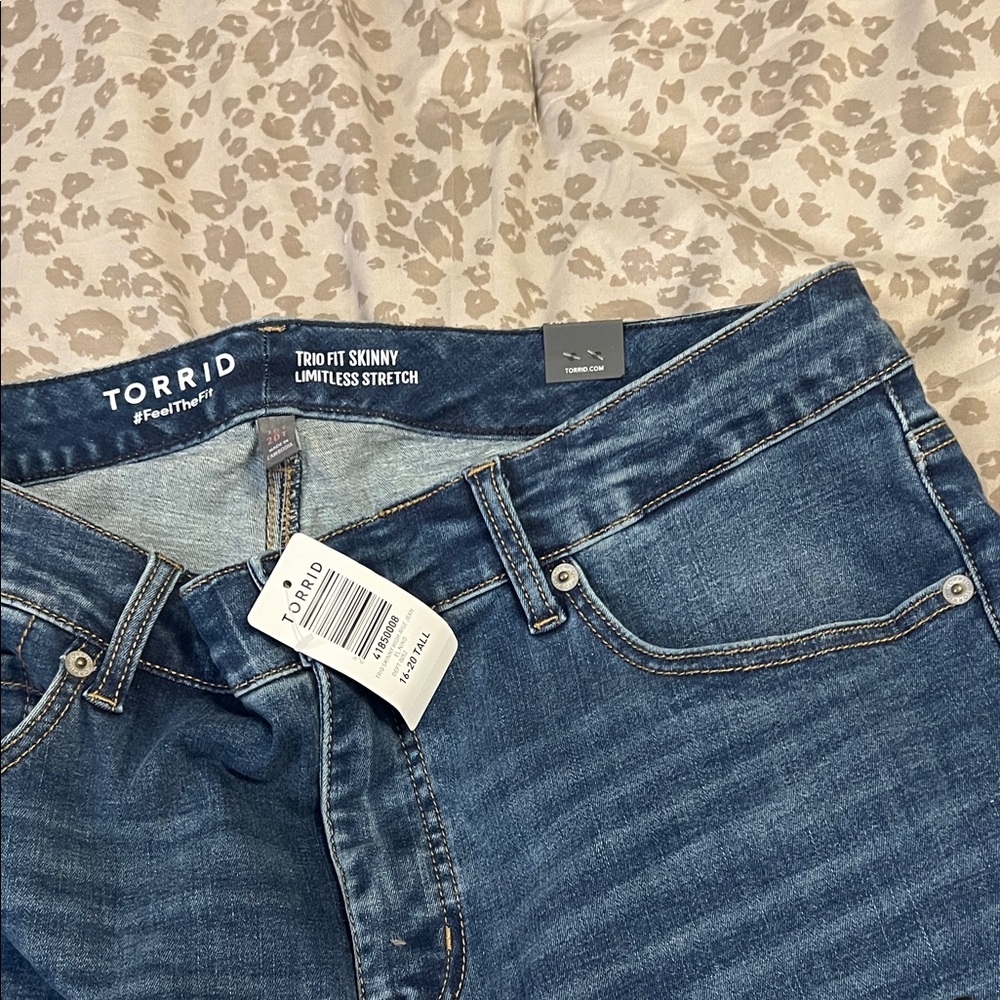 Torrid Women's Classic Blue Skinny Jeans - Picture 4 of 5